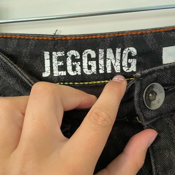 LOW RISE BLACK ZEBRA JEANS FROM DKNY JRANS SIZE 04 - Picture 8 of 10